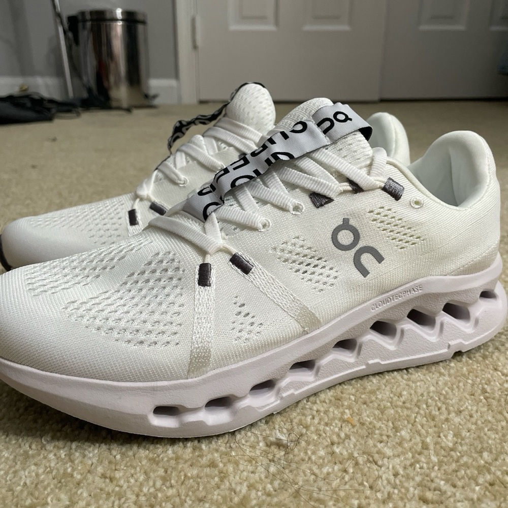 On cloud surfer “white/frost” size 9.5 women’s size 8 men’s